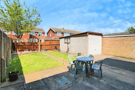 2 bedroom Semi-detached house for sale in Foxglove Close, East Goscote, LE7
