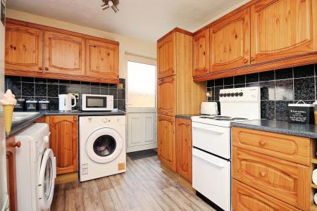 2 bedroom Semi-detached house for sale in Foxglove Close, East Goscote, LE7