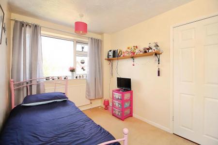 2 bedroom Semi-detached house for sale in Foxglove Close, East Goscote, LE7