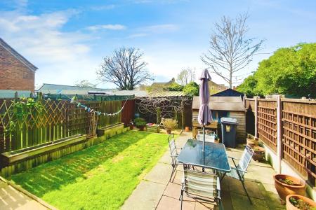 3 bedroom Terraced House for sale in Gardenfield Road, Thurmaston, LE4