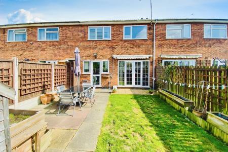 3 bedroom Terraced House for sale in Gardenfield Road, Thurmaston, LE4