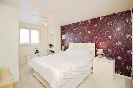 3 bedroom Terraced House for sale in Gardenfield Road, Thurmaston, LE4