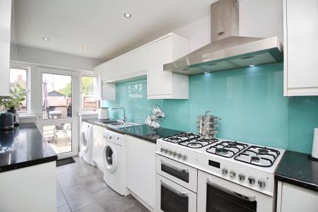 3 bedroom Terraced House for sale in Gardenfield Road, Thurmaston, LE4