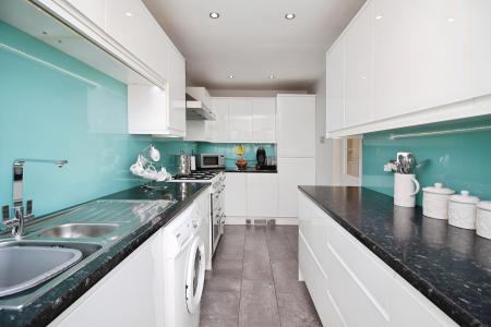 3 bedroom Terraced House for sale in Gardenfield Road, Thurmaston, LE4