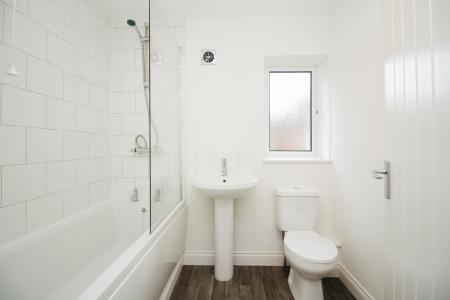 2 bedroom Link detached house for sale in Glebelands Road, Glebelands, Leicester, LE4