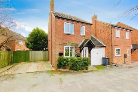 2 bedroom Link detached house for sale in Glebelands Road, Glebelands, Leicester, LE4