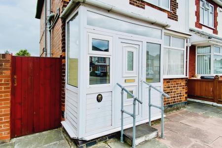 3 bedroom End of terrace house for sale in Gleneagles Avenue, Rushey Mead, LE4