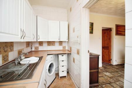 3 bedroom End of terrace house for sale in Gleneagles Avenue, Rushey Mead, LE4