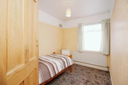 3 bedroom End of terrace house for sale in Gleneagles Avenue, Rushey Mead, LE4