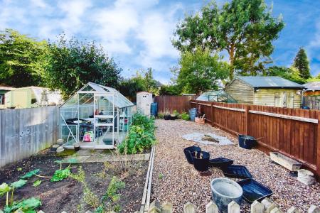 3 bedroom Semi-detached house for sale in Goodes Lane, Syston, LE7