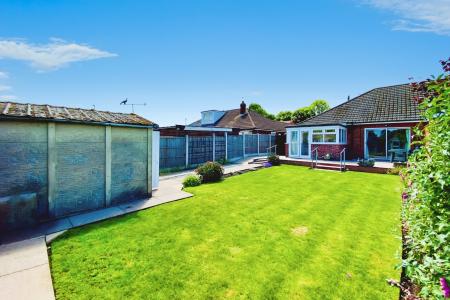 3 bedroom Semi-detached bungalow for sale in Goodes Lane, Syston, LE7