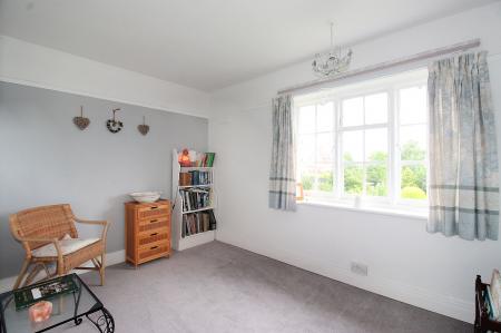 3 bedroom Semi-detached house for sale in Goscote Hall Road, Birstall, LE4