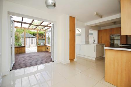 4 bedroom Semi-detached house for sale in Greensward, East Goscote, LE7