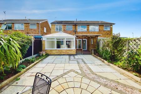 4 bedroom Semi-detached house for sale in Greensward, East Goscote, LE7