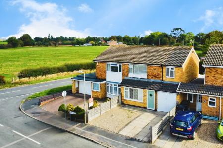 4 bedroom Semi-detached house for sale in Greensward, East Goscote, LE7