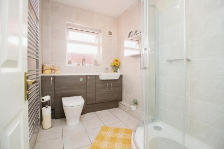 2 bedroom Detached bungalow for sale in Griffin Close, Thurmaston, LE4