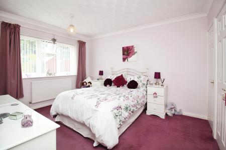 2 bedroom Detached bungalow for sale in Griffin Close, Thurmaston, LE4