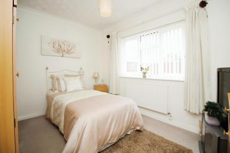 2 bedroom Detached bungalow for sale in Griffin Close, Thurmaston, LE4