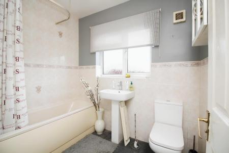 2 bedroom Detached bungalow for sale in Griffin Close, Thurmaston, LE4