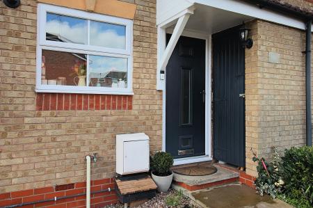 2 bedroom Semi-detached house for sale in Grimston Close, Leicester, LE4