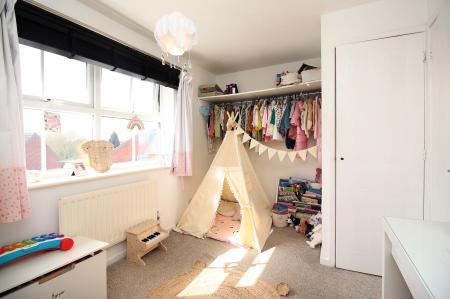 2 bedroom Semi-detached house for sale in Grimston Close, Leicester, LE4