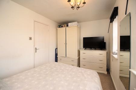 2 bedroom Semi-detached house for sale in Grimston Close, Leicester, LE4