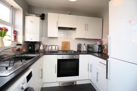 2 bedroom Semi-detached house for sale in Grimston Close, Leicester, LE4