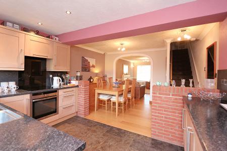 2 bedroom Terraced House for sale in Haddon Close, Syston, LE7