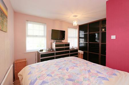 2 bedroom Terraced House for sale in Haddon Close, Syston, LE7