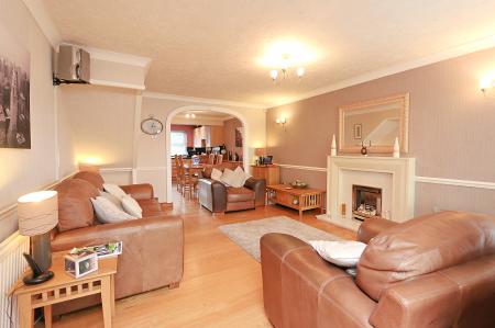 2 bedroom Terraced House for sale in Haddon Close, Syston, LE7