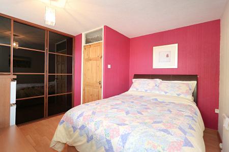 2 bedroom Terraced House for sale in Haddon Close, Syston, LE7