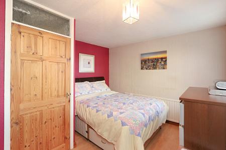 2 bedroom Terraced House for sale in Haddon Close, Syston, LE7