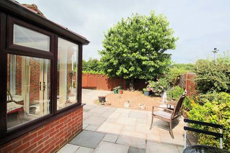 2 bedroom Semi-detached bungalow for sale in Halford Street, Syston, LE7