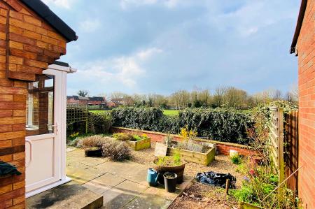 2 bedroom Semi-detached bungalow for sale in Halford Street, Syston, LE7