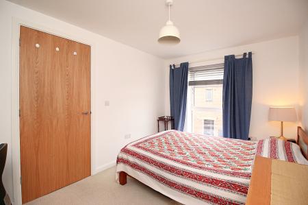 2 bedroom Semi-detached house for sale in Harston Lane, Leicester, LE4