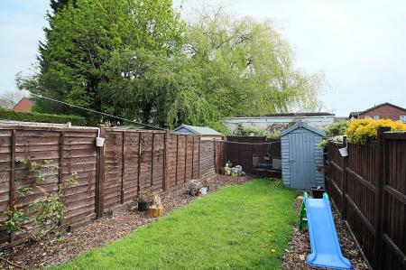 2 bedroom Terraced House for sale in Heath Avenue, Syston, LE7