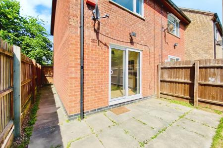 2 bedroom End of terrace house for sale in Heath Avenue, Syston, LE7