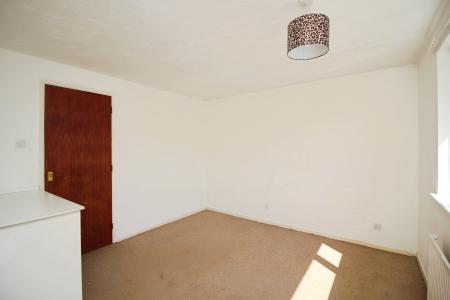 2 bedroom End of terrace house for sale in Heath Avenue, Syston, LE7