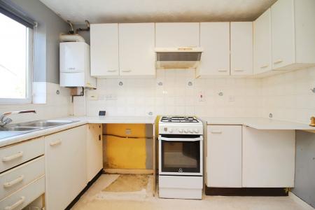 2 bedroom End of terrace house for sale in Heath Avenue, Syston, LE7