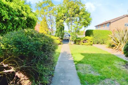 2 bedroom End of terrace house for sale in Heath Avenue, Syston, LE7