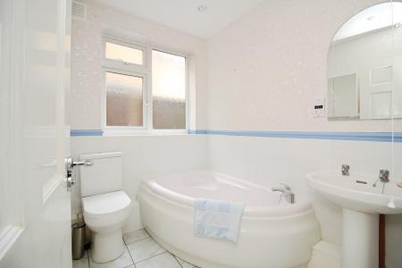 2 bedroom Detached bungalow for sale in Hereward Drive, Thurnby, LE7