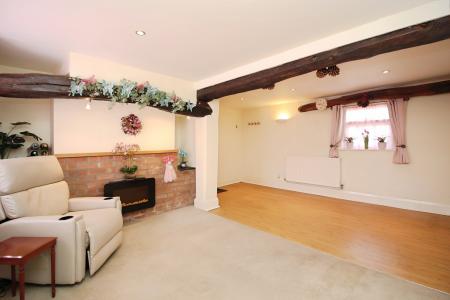 2 bedroom Cottage for sale in High Street, Syston, LE7