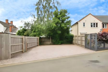 2 bedroom Cottage for sale in High Street, Syston, LE7