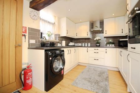 2 bedroom Cottage for sale in High Street, Syston, LE7