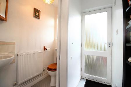 4 bedroom Detached house for sale in Highway Road, Thurmaston, LE4