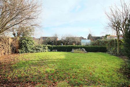 4 bedroom Detached house for sale in Highway Road, Thurmaston, LE4