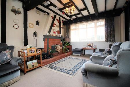 4 bedroom Detached house for sale in Highway Road, Thurmaston, LE4