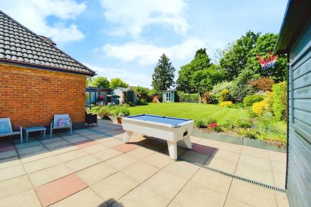 5 bedroom Detached bungalow for sale in Highway Road, Thurmaston, LE4