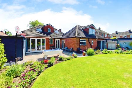 5 bedroom Detached bungalow for sale in Highway Road, Thurmaston, LE4