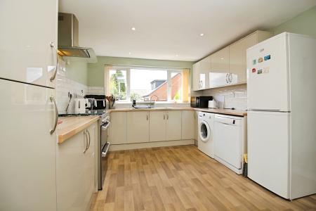 2 bedroom Detached bungalow for sale in Highway Road, Thurmaston, LE4